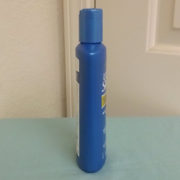 UltraSwim Moisturizing Shampoo 7 oz New - Picture 2 of 4